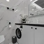 Exclusive Center Apartment